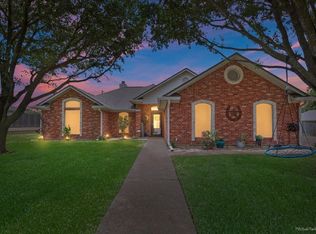 433 Oakberry Dr, Hewitt, TX 76643