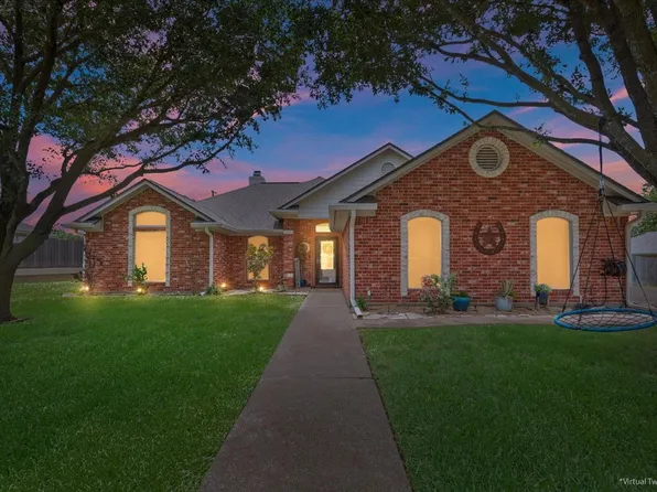 433 Oakberry Dr, Hewitt, TX 76643
