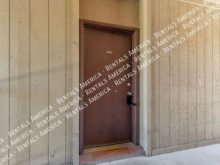 1810 E Blacklidge Dr #322 — Photo 15