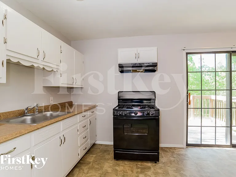 8305 E 110th St — Photo 8