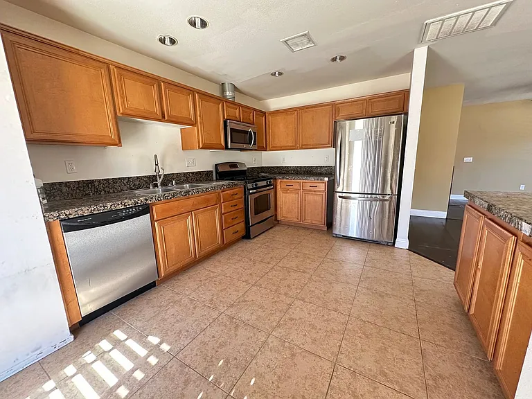 5216 Verenda Ave — Photo 11