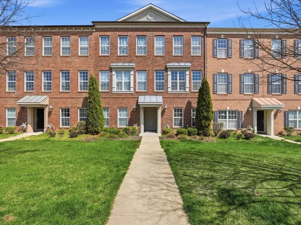 15415 Rosemont Manor Dr, Haymarket, VA 20169