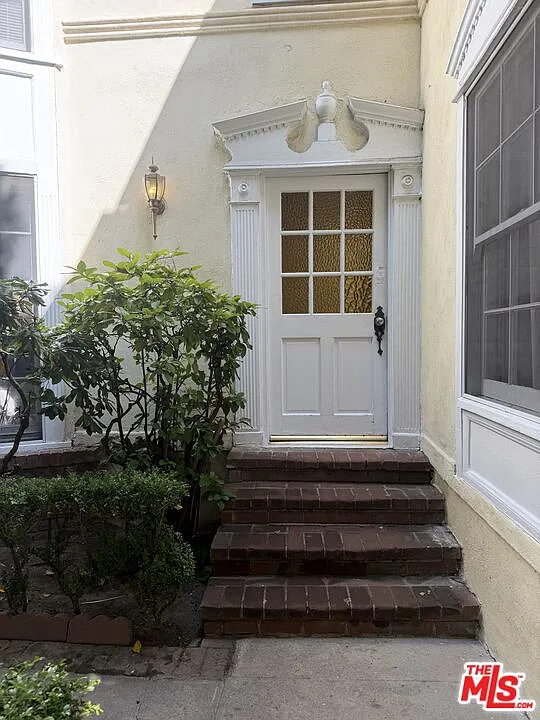 Studio, 1.0 bath, 700 sqft, $2,995 — Photo 3