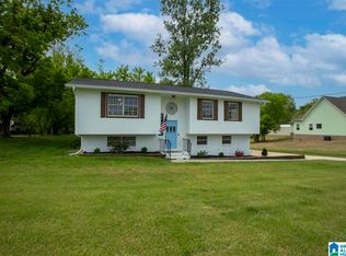 212 W Shugart Ridge Rd, Gardendale, AL 35071