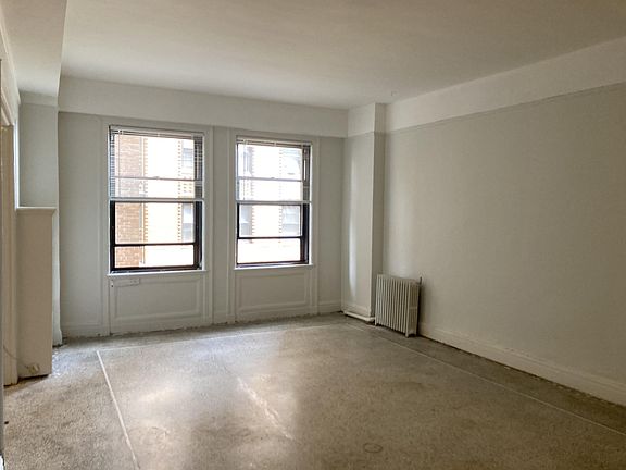 2nd image of 8905 E Jefferson Ave #1-304