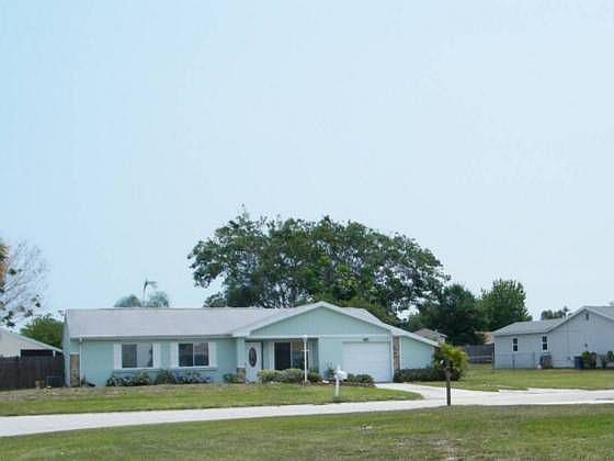 1st image of 1992 SE Redwing Cir