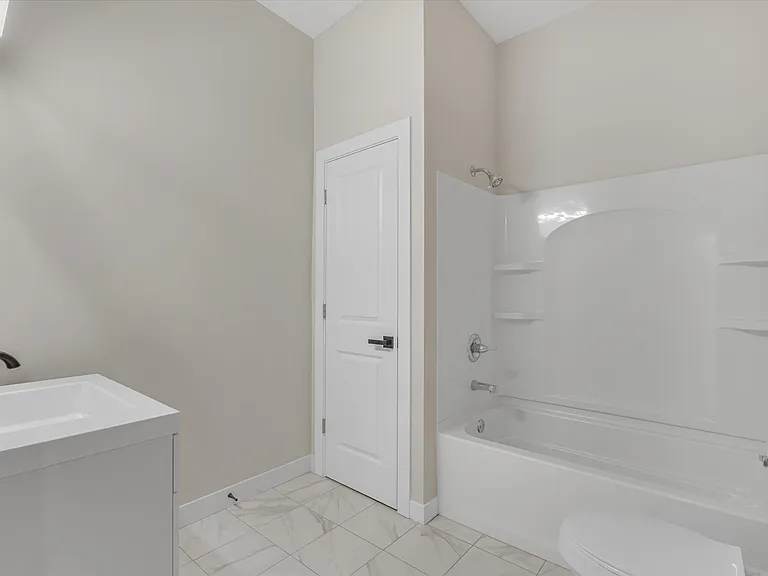 400 N Main St #203 — Photo 13