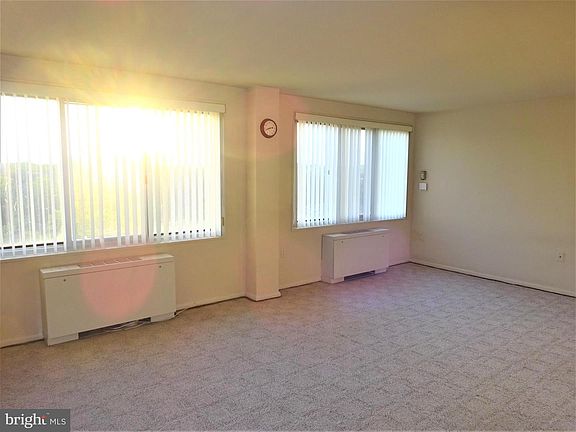 4th image of 10201 Grosvenor Pl APT 1606