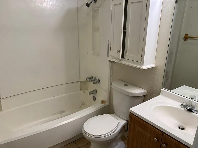 11906 Alpheus Ave #A — Photo 9