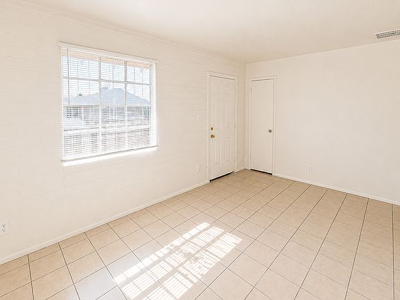 4th image of 5437 S 14th Way