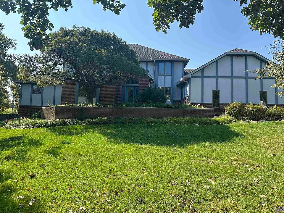 2nd image of 1545 W 20th Park Pl