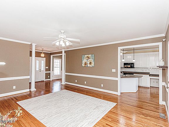 4th image of 1565 Glen Eagles Court