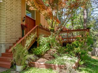 445 Lochmoor Pl, Eugene, OR 97405