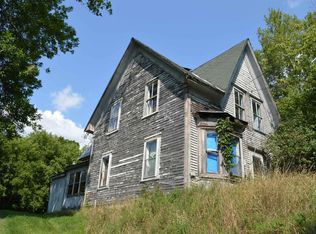 51 Hoskins St, Newport, VT 05855