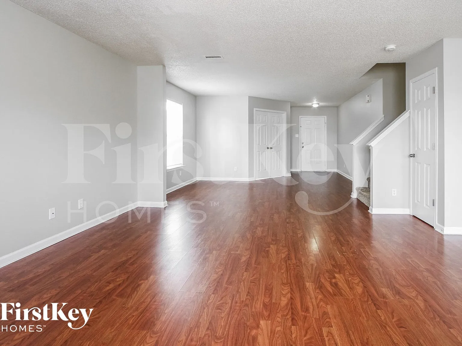 3 bed, 2.5 bath, 2364 sqft, $2,400 — Photo 3