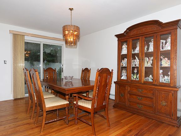 4th image of 2548 Pine Grove Ct