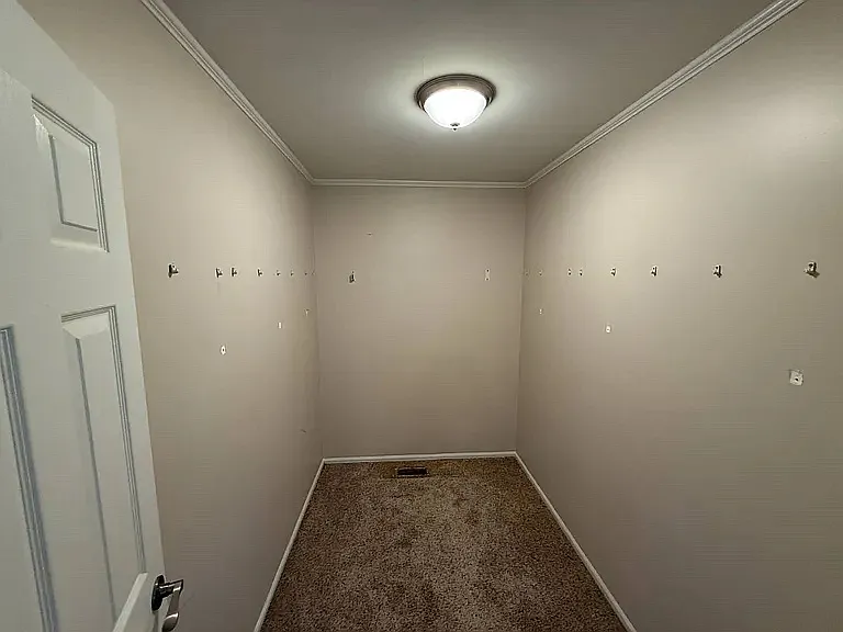 6675 Winbarr Way — Photo 8