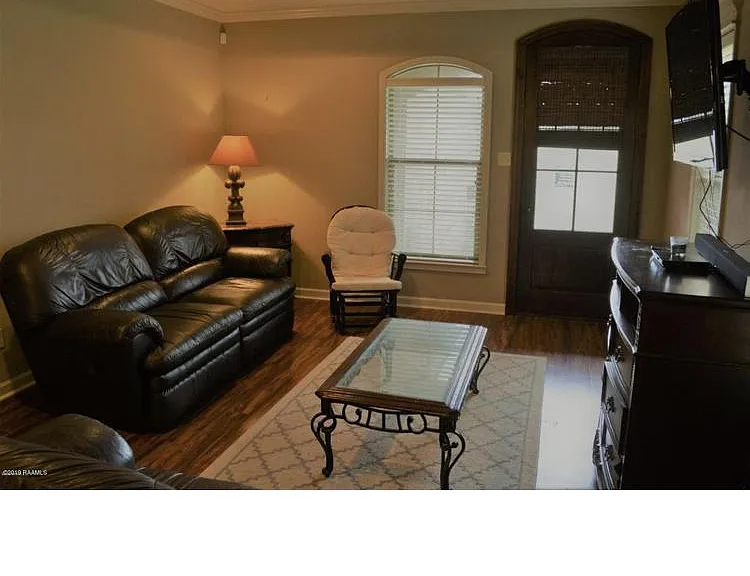 112 Meadowhollow Dr — Photo 3