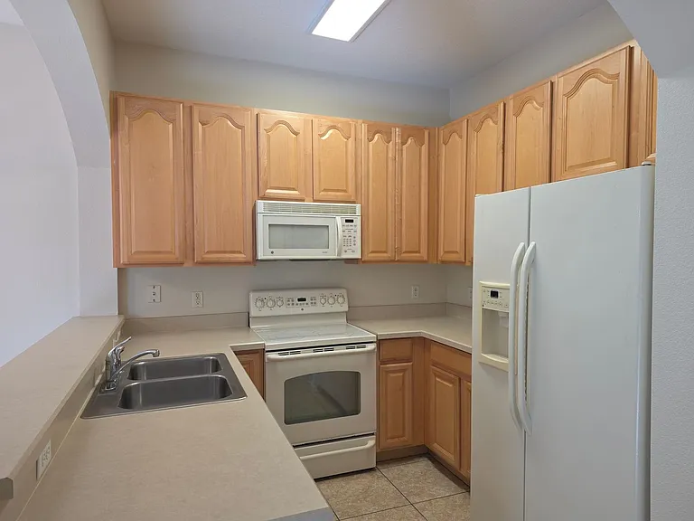 16661 Cedar Crest Dr — Photo 20