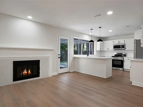 3 Still Corner Pl, Spring, TX 77381
