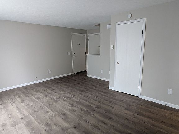 5th image of 827 Kerns Dr NE #C