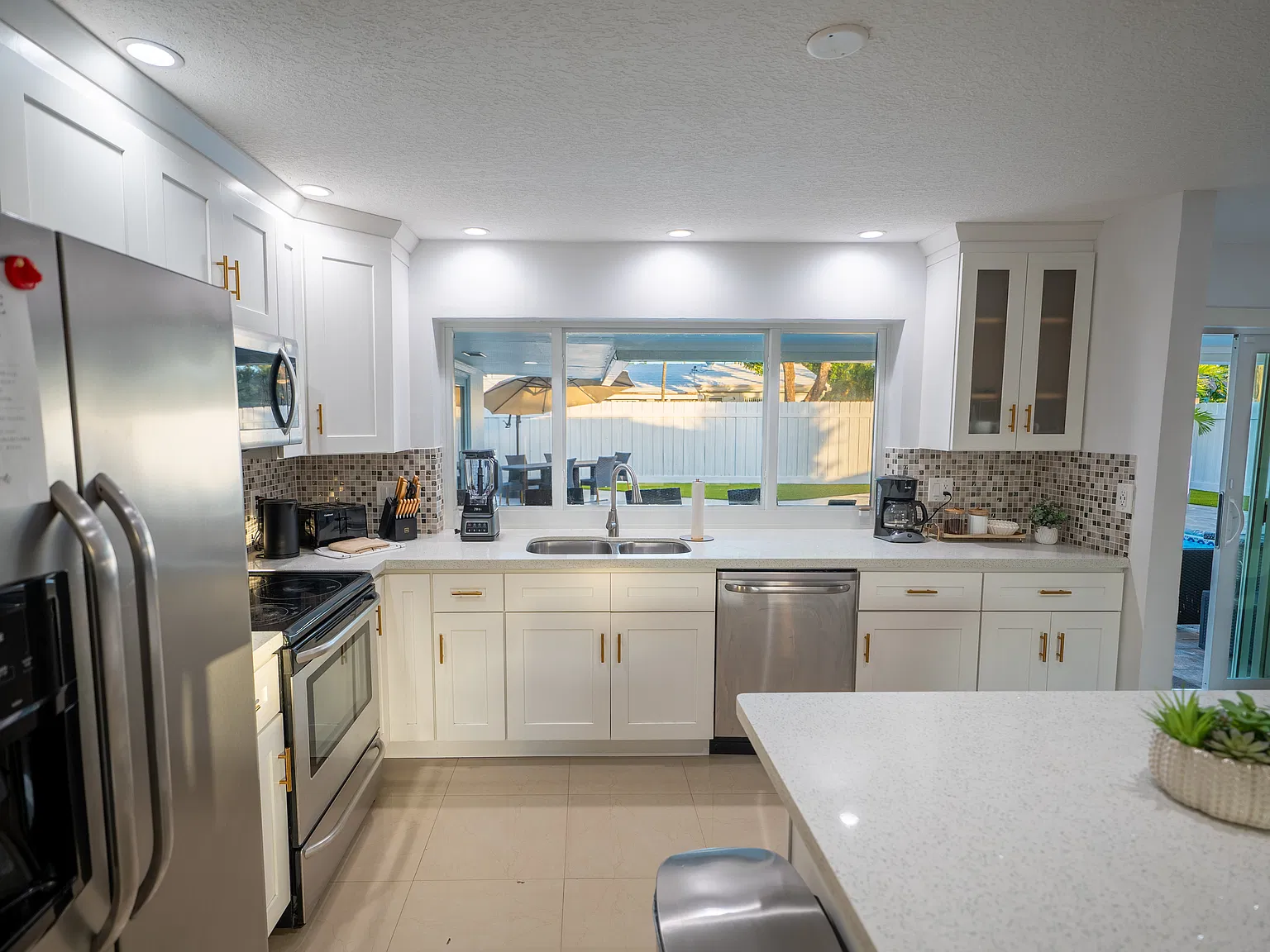 3 bed, 1570 sqft, $5,800 — Photo 4