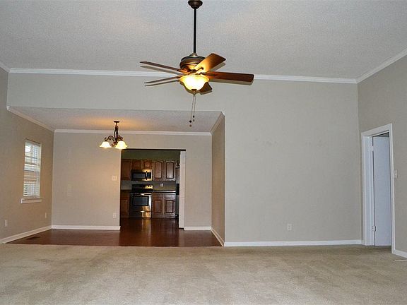 4th image of 6906 Lindskog St