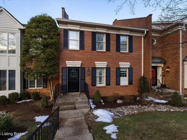 1320 Navajo Ct, Indian Hills, KY 40207