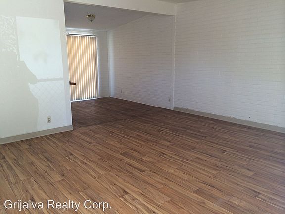 3rd image of 2325 N Los Altos Ave