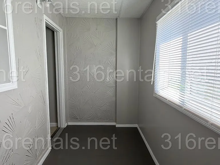 Broadview Apartments — Photo 24