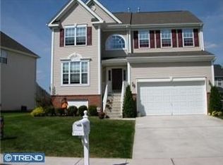 14 Stoneham Dr, Delran, NJ 08075