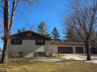 400 Edgewood Dr, Glencoe, MN 55336
