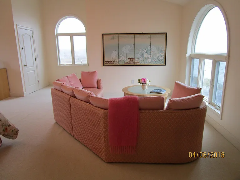 master bedroom sitting area - windows to south and west