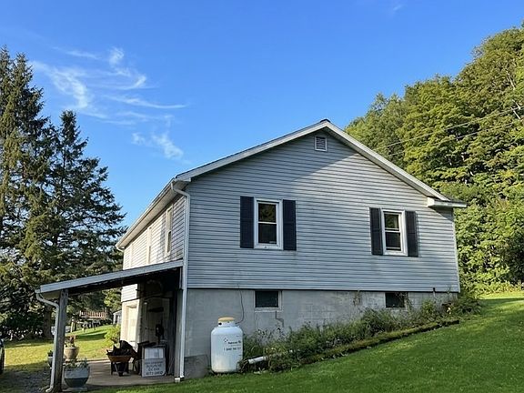 5th image of 366 River Rd