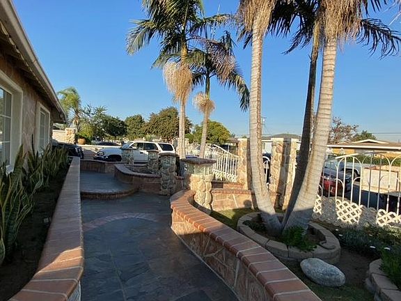 5th image of 14507 Cabrillo Ave