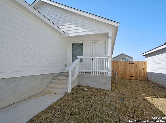 4th image of 206 Charles Way