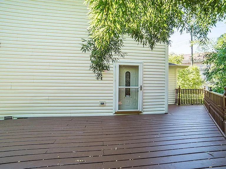 2532 Riverside Dr — Photo 15