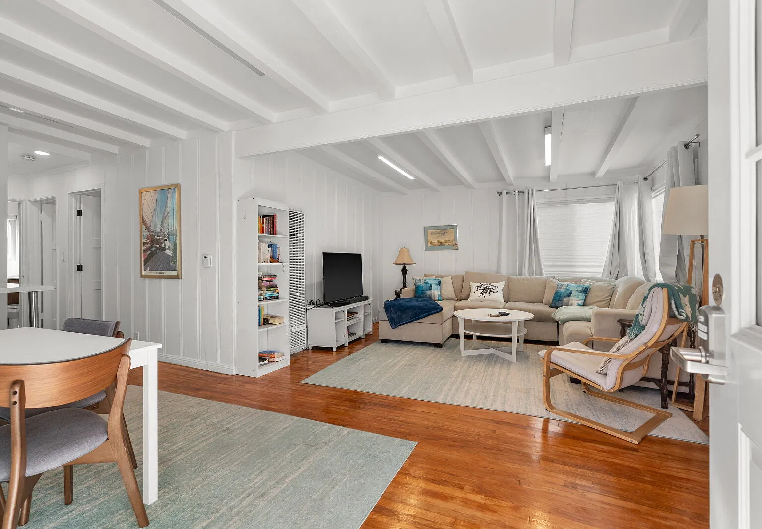2 bed, 1.0 bath, 750 sqft, $4,000 — Photo 3