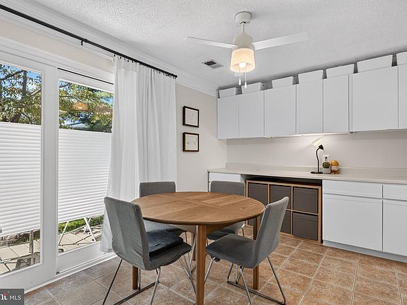 4th image of 7281 Larrup Ct