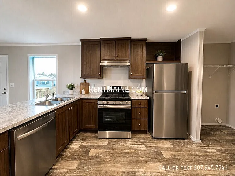 131 D St — Photo 1
