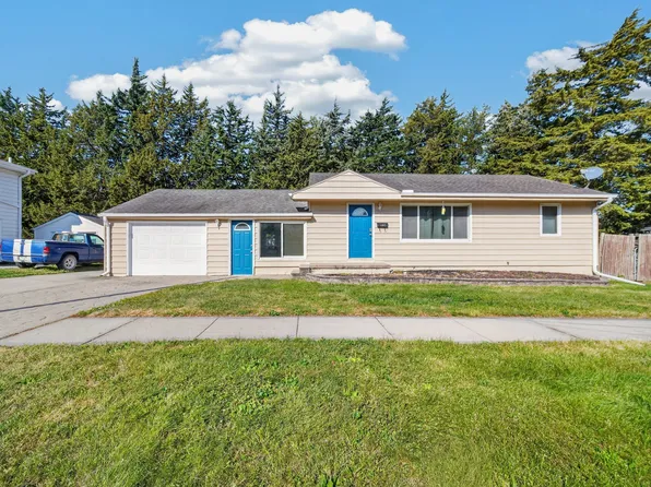 107 S F St, Indianola, IA 50125