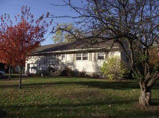 13 Carnevale Dr, Albany, NY 12205