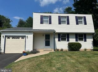 60 Blue Jay Rd, Chalfont, PA 18914