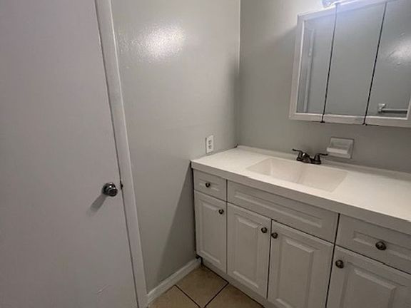 4th image of 3206 Louisiana Ave #3