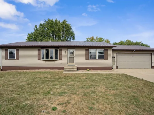 519 Sal Ave, Dunkerton, IA 50626