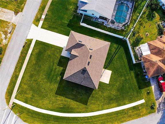 4th image of 1116 Pilgrim Ave