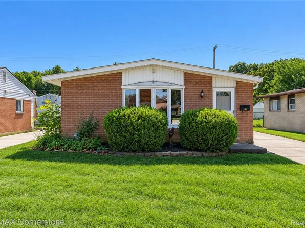 34047 Birchwood St, Westland, MI 48186