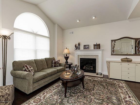 4th image of 8 Stone Harbor Drive