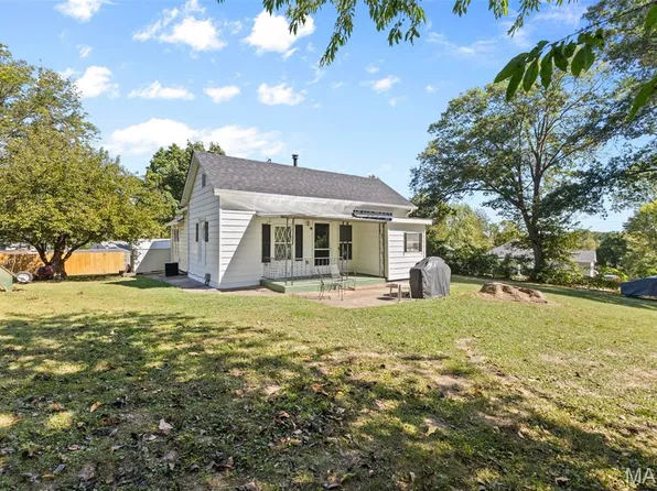 407 Edwards St, Festus, MO 63028