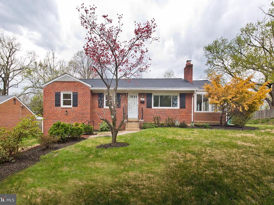 1st image of 2900 Cleave Dr